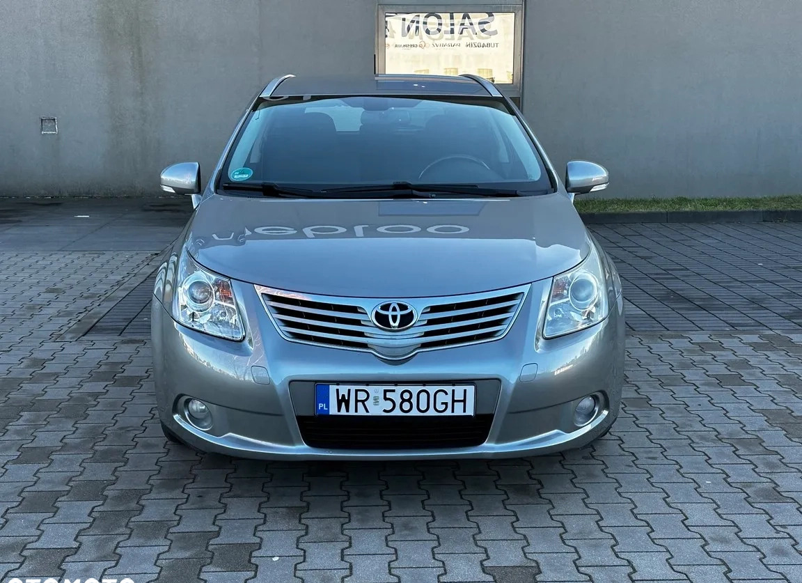 Toyota Avensis cena 29700 przebieg: 240000, rok produkcji 2009 z Radom małe 352